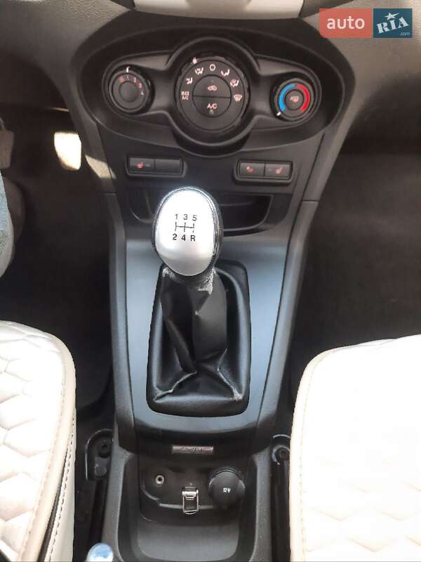 Седан Ford Fiesta 2011 в Коломиї