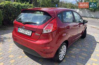 Хэтчбек Ford Fiesta 2016 в 