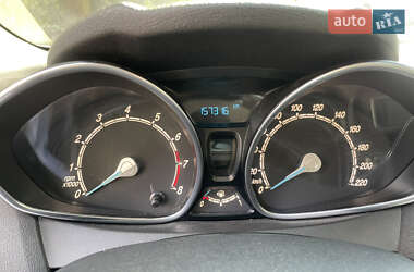 Хэтчбек Ford Fiesta 2013 в 