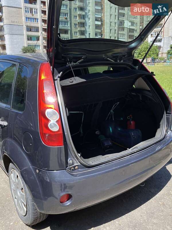 Хэтчбек Ford Fiesta 2007 в Шептицькому