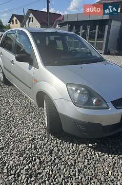 Хэтчбек Ford Fiesta 2007 в 