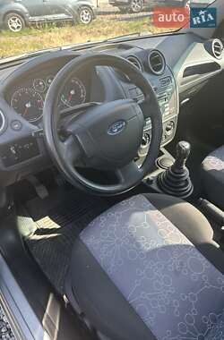 Хэтчбек Ford Fiesta 2007 в 