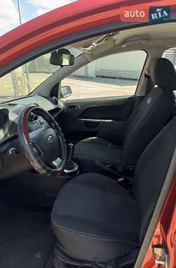 Хэтчбек Ford Fiesta 2007 в 