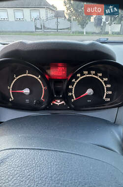Хэтчбек Ford Fiesta 2009 в 