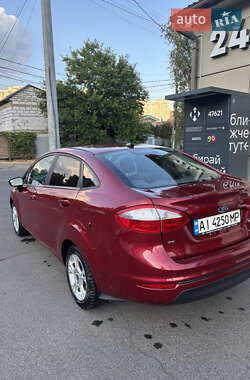 Седан Ford Fiesta 2016 в 