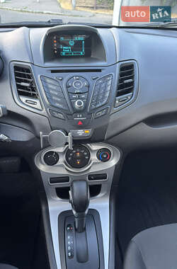 Седан Ford Fiesta 2016 в 