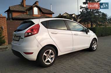 Хэтчбек Ford Fiesta 2011 в 