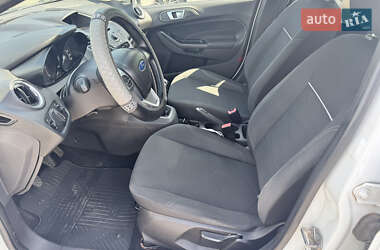 Хэтчбек Ford Fiesta 2013 в 