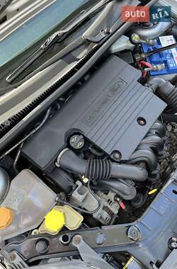 Хэтчбек Ford Fiesta 2006 в 
