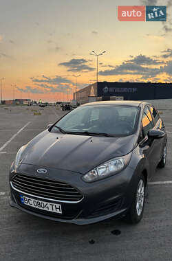 Хэтчбек Ford Fiesta 2016 в 