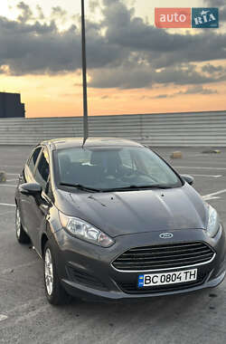 Хэтчбек Ford Fiesta 2016 в 