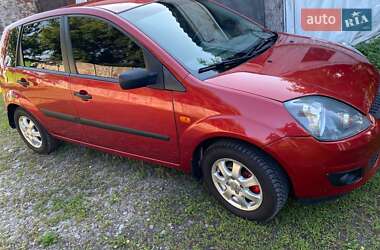 Хэтчбек Ford Fiesta 2007 в Ромнах