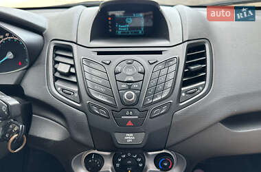 Хэтчбек Ford Fiesta 2017 в 