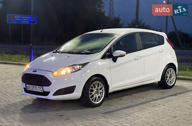 Хэтчбек Ford Fiesta 2016 в 