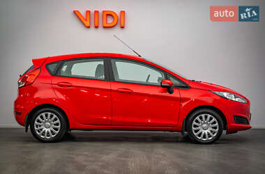 Хэтчбек Ford Fiesta 2016 в 