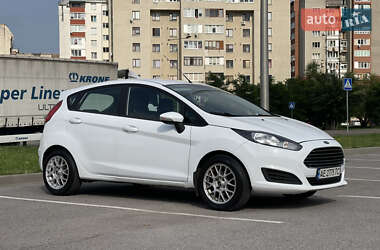 Хэтчбек Ford Fiesta 2016 в 
