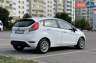 Хэтчбек Ford Fiesta 2016 в 