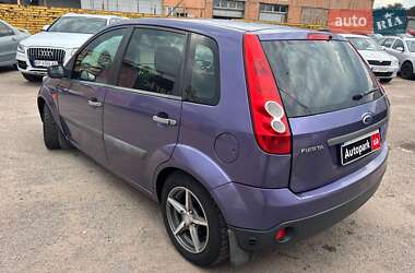 Хэтчбек Ford Fiesta 2006 в 