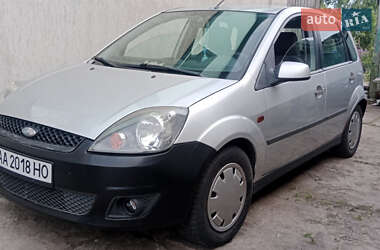Хэтчбек Ford Fiesta 2007 в На Новой Боровой