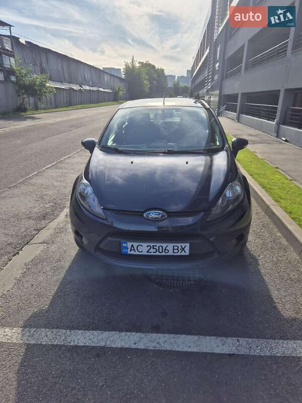 Хэтчбек Ford Fiesta 2012 в Львове