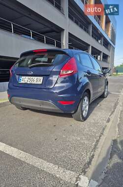 Хэтчбек Ford Fiesta 2012 в 
