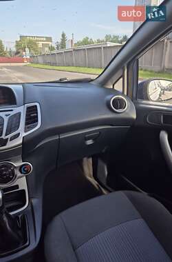 Хэтчбек Ford Fiesta 2012 в 