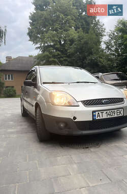 Хэтчбек Ford Fiesta 2008 в 