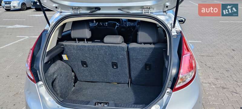 Хэтчбек Ford Fiesta 2016 в Киеве
