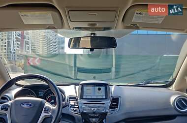 Хэтчбек Ford Fiesta 2016 в 