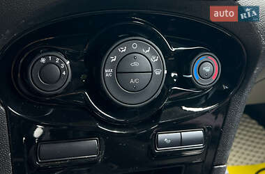 Хэтчбек Ford Fiesta 2019 в 