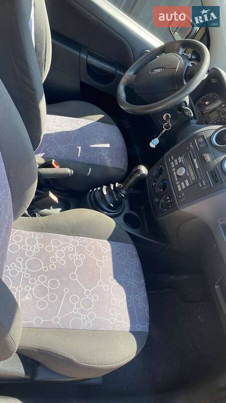 Хэтчбек Ford Fiesta 2005 в Тлумаче