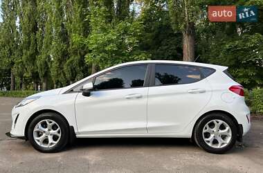 Хэтчбек Ford Fiesta 2018 в 