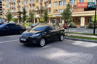 Седан Ford Fiesta 2012 в Киеве
