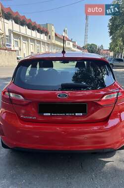 Хэтчбек Ford Fiesta 2017 в 