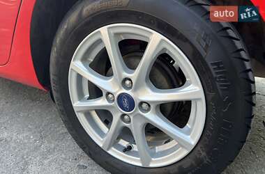 Хэтчбек Ford Fiesta 2017 в 