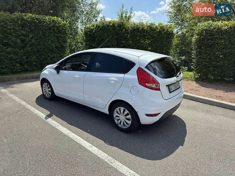 Хэтчбек Ford Fiesta 2012 в Киеве