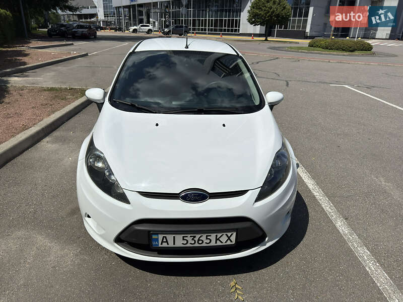 Хэтчбек Ford Fiesta 2012 в Киеве