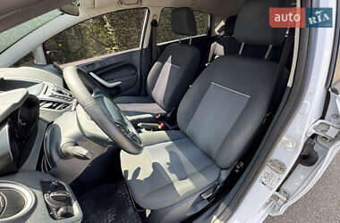 Хэтчбек Ford Fiesta 2012 в 