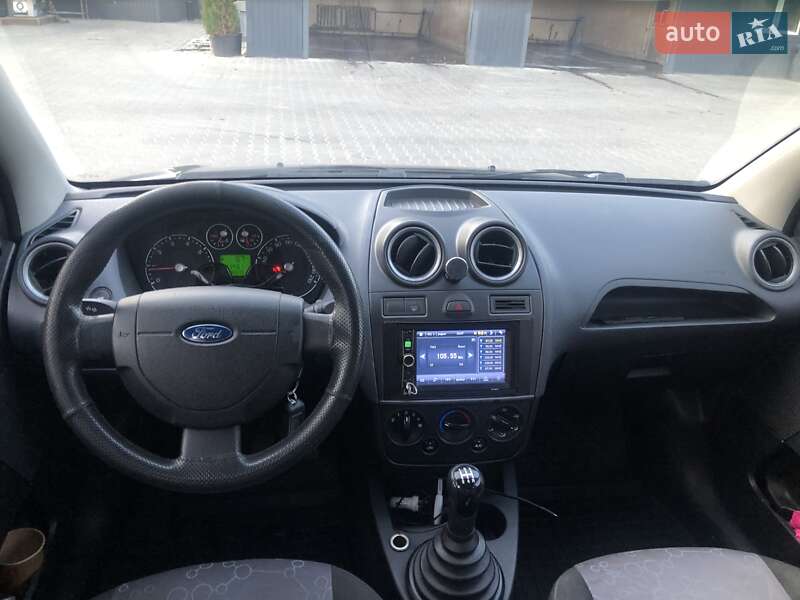 Хэтчбек Ford Fiesta 2007 в Хмельнике