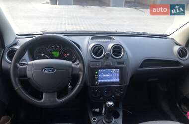 Хэтчбек Ford Fiesta 2007 в 