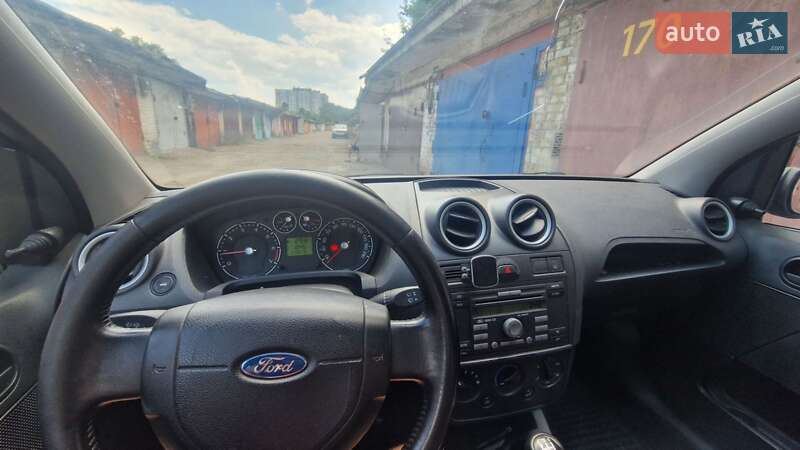 Хэтчбек Ford Fiesta 2006 в Киеве