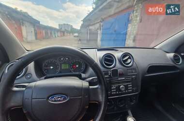Хэтчбек Ford Fiesta 2006 в 