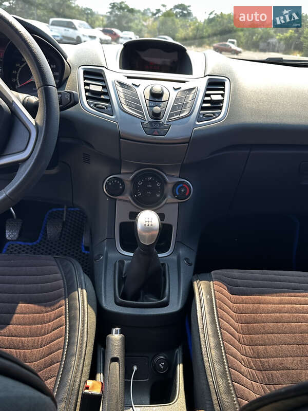 Хэтчбек Ford Fiesta 2010 в Одессе