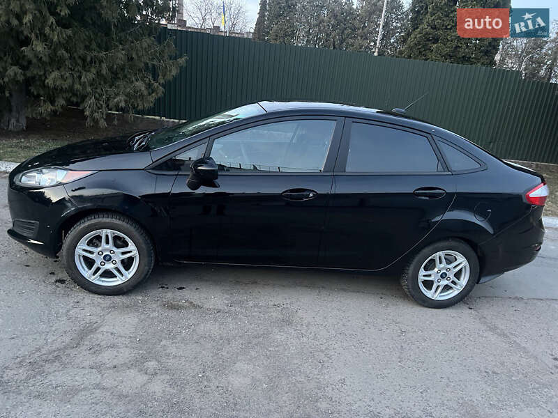 Седан Ford Fiesta 2018 в Львове