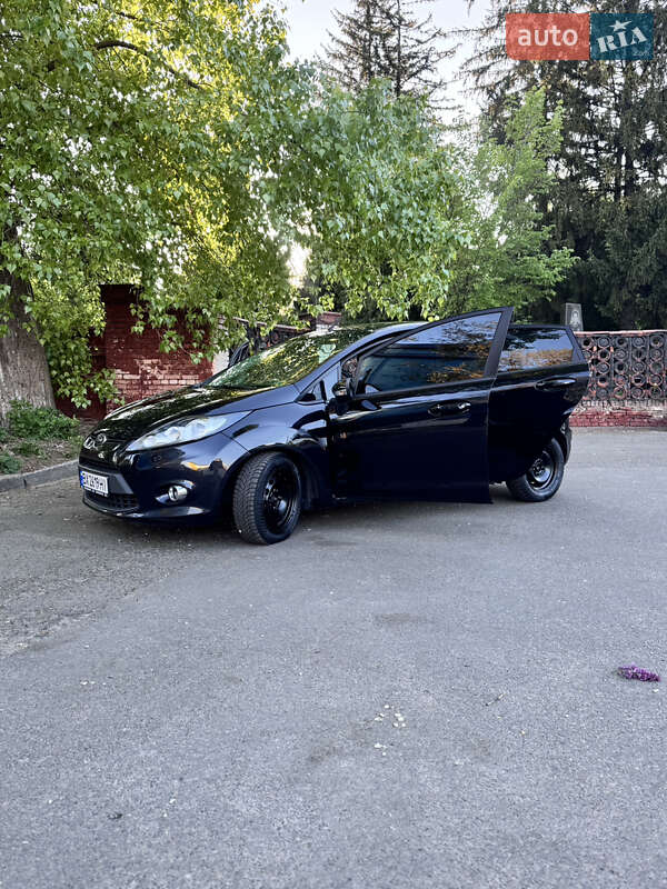 Хэтчбек Ford Fiesta 2012 в Киеве