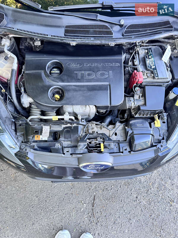 Хэтчбек Ford Fiesta 2012 в Киеве