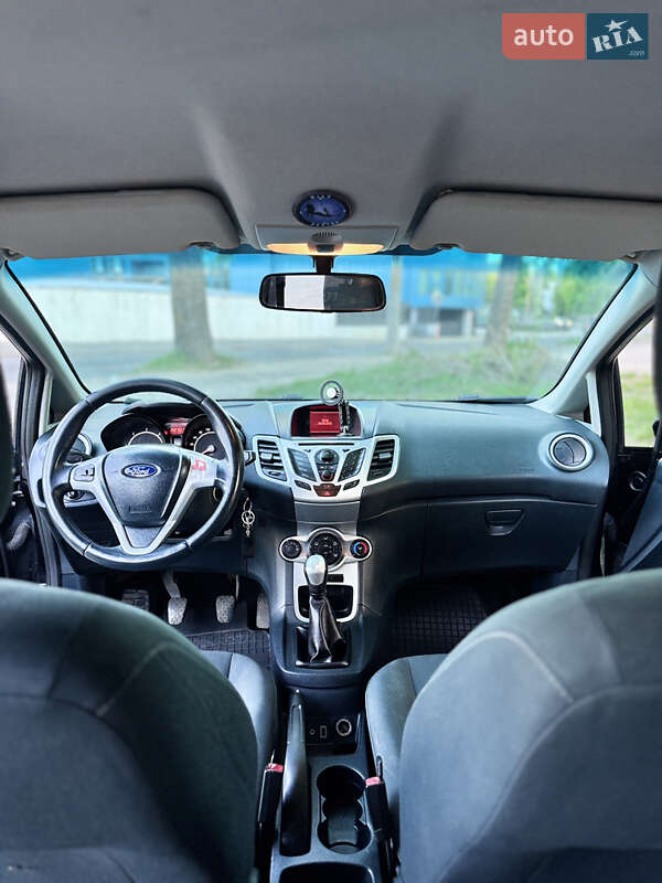 Хэтчбек Ford Fiesta 2012 в Киеве