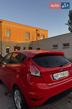 Хэтчбек Ford Fiesta 2015 в 