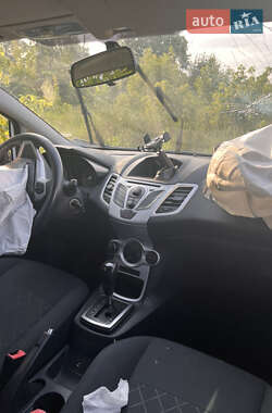 Хэтчбек Ford Fiesta 2011 в 