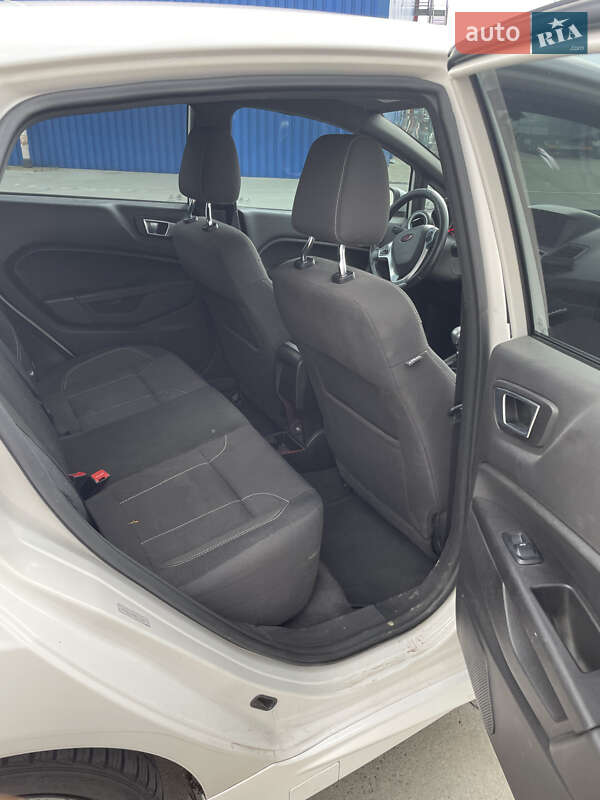 Хэтчбек Ford Fiesta 2016 в Львове фото 21 Хэтчбек Ford Fiesta 2016 в Львове